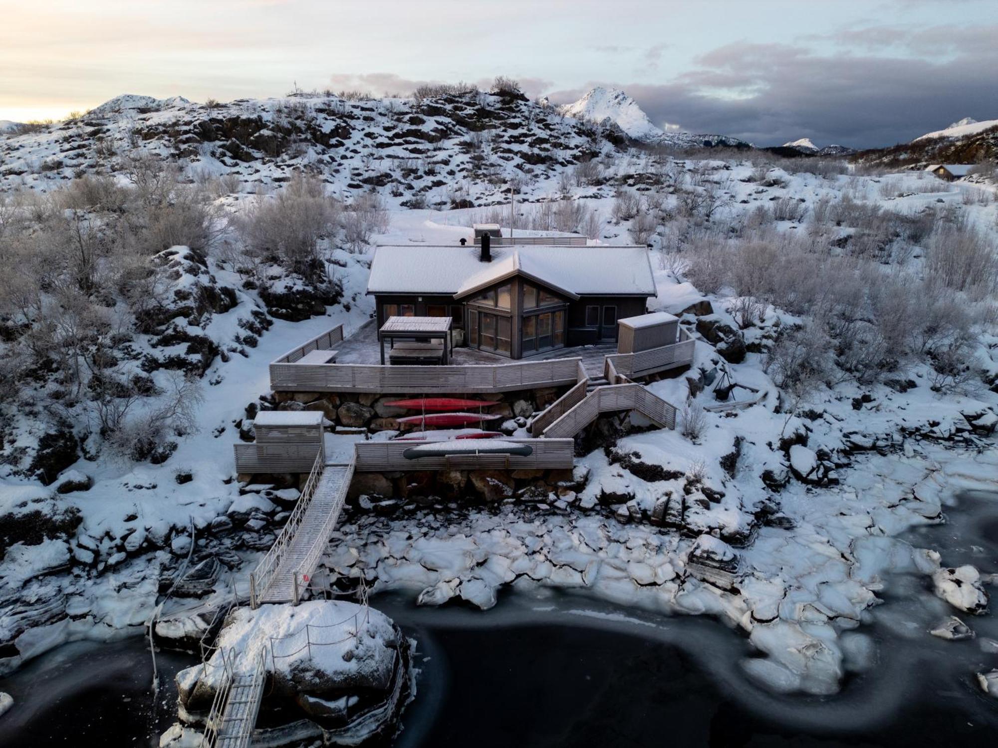 Vikran Seaside Lodge Straumsjoen Exterior photo